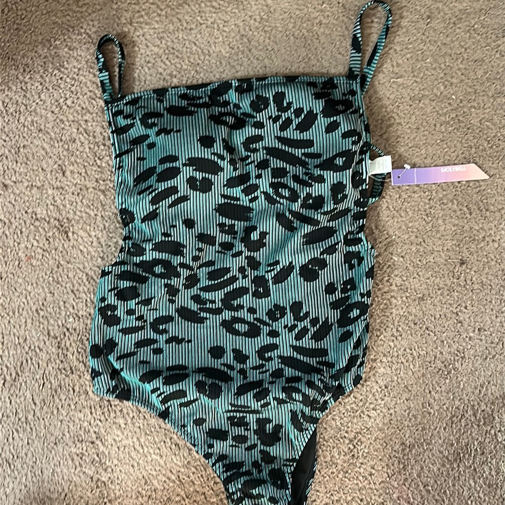 Molybell bathing suit NWT large